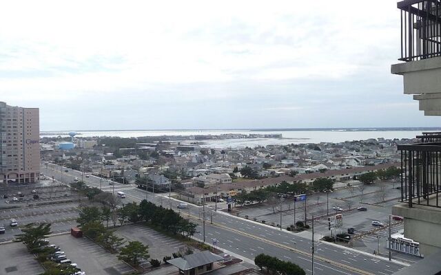 Sea Watch 1417 - 2 Br Condo