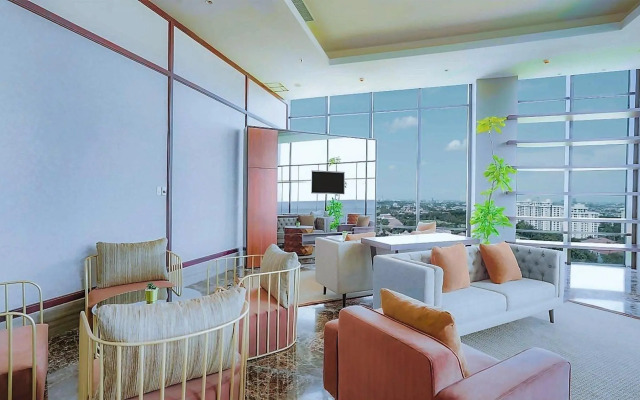 Whiz Luxe Hotel Spazio Surabaya