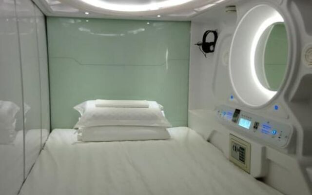 Stay With Me Capsules Hostel