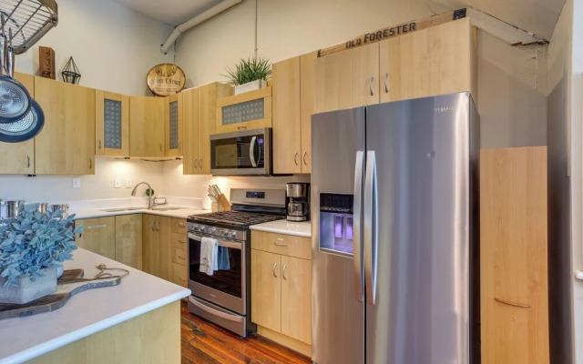 'kentucky Bourbon Loft' ~ Downtown Louisville