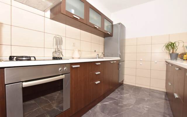 Apartments Mladen