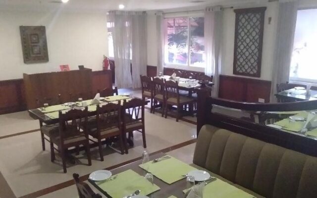 Hotel Raj Residency