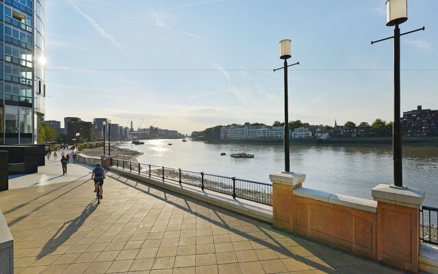 Sublime St. George Wharf Apt. in Vauxhall