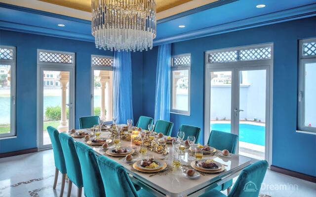 The Palm Jumeirah Villas - Frond E by LUX Holiday Home