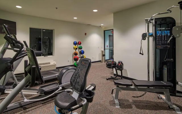 Uptown Suites Extended Stay Tampa FL – Riverview