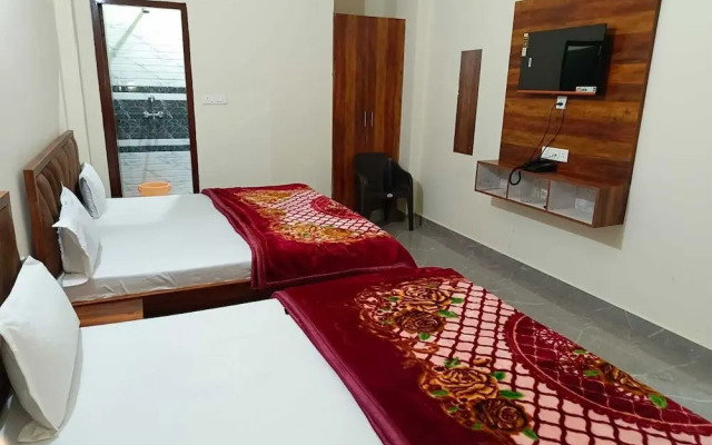 Shri Girraj Residency