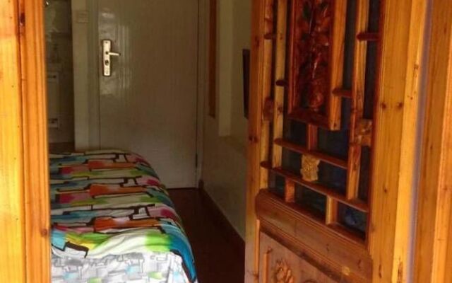 Yijian River View Guesthouse
