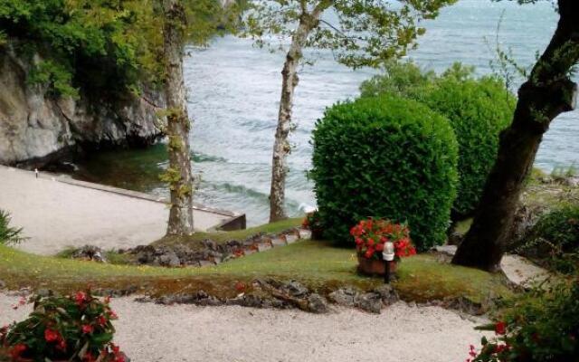 Charming Apartment Lake Front