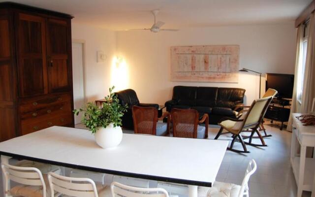 Apartamentos Empuries Bassols
