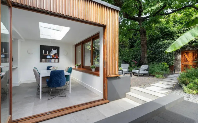 Whittlesey Street II by Onefinestay