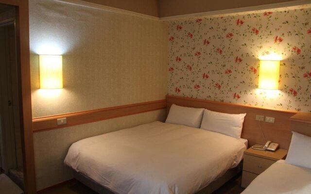 Manbo Holiday Hotel