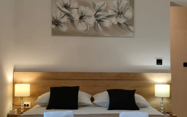 A5 Beachfront apt With a Balcony and sea View
