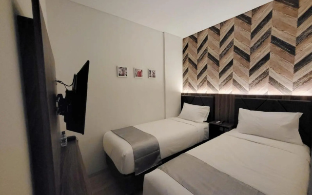 Grand Plaza Boutique Hotel – Guest Rooms – Karawang