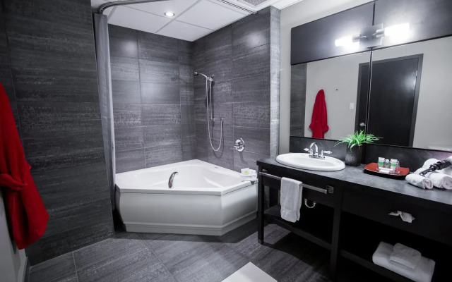 Grand Times Hotel Quebec City Airport