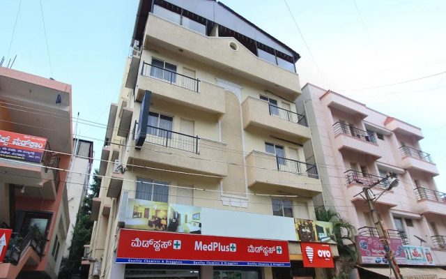 OYO 18923 Mel's Regency