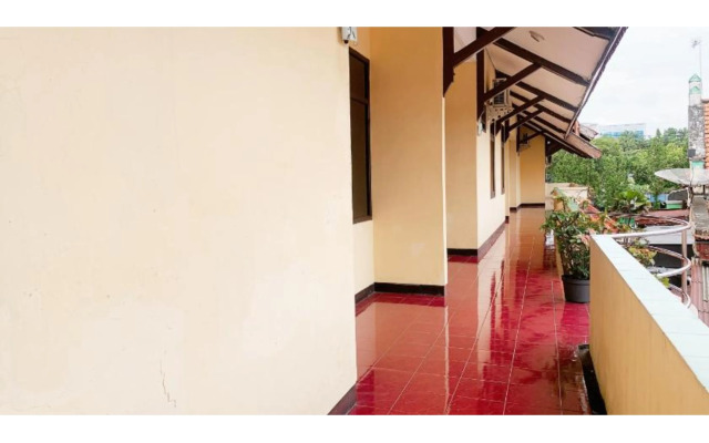 Wisma Tamu Surabaya by ZUZU