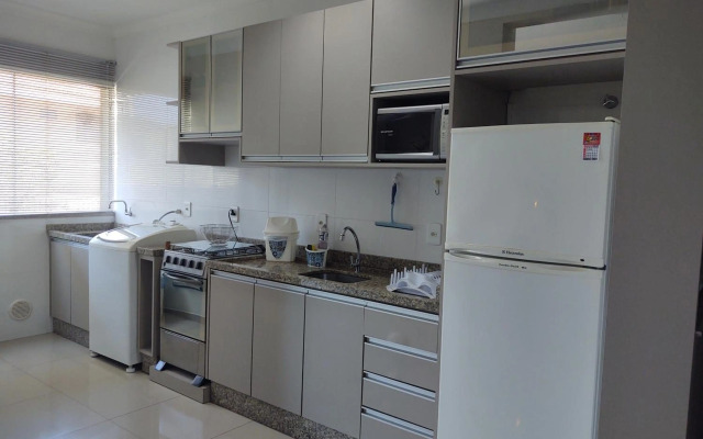 Bombinhas Centro, apartamento 02 dorm, ótima localização
