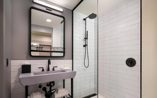 Moxy Portland Downtown