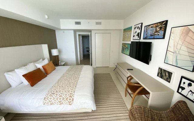 Lyfe Residence Building - Private apts over the beach