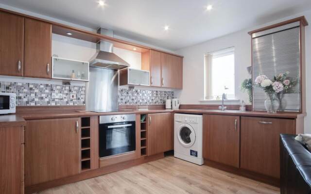 Beach View - 2 Bedroom Apartment - Llanelli