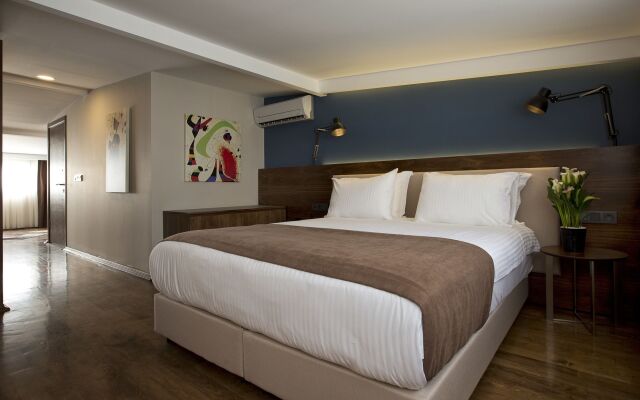 SNOG Rooms & Suites