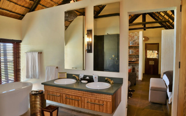 Tshukudu Bush Lodge