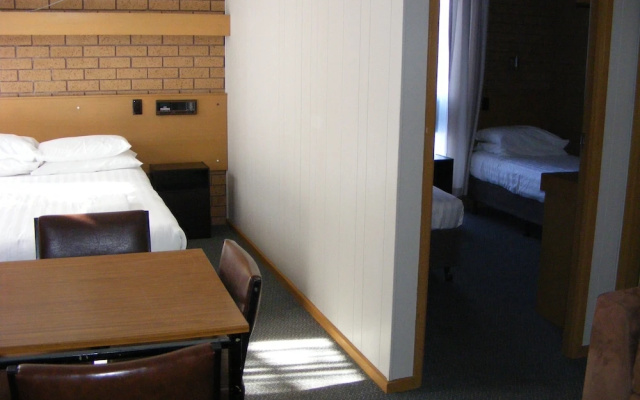 Eaglehawk Motel