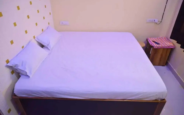 New Kashi Paying Guest House By GRB