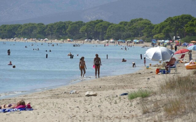 Home With Small Pool Near Athens, Easily Accessible by Public Transport