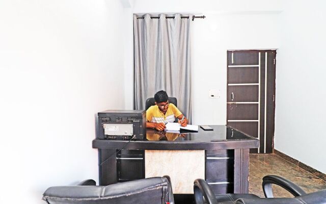 SPOT ON 47848 Friends Residency