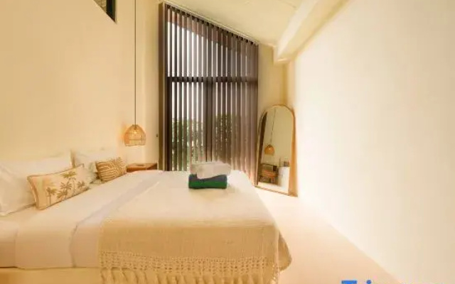 Modern 2BR Oasis with Pool in Balangan