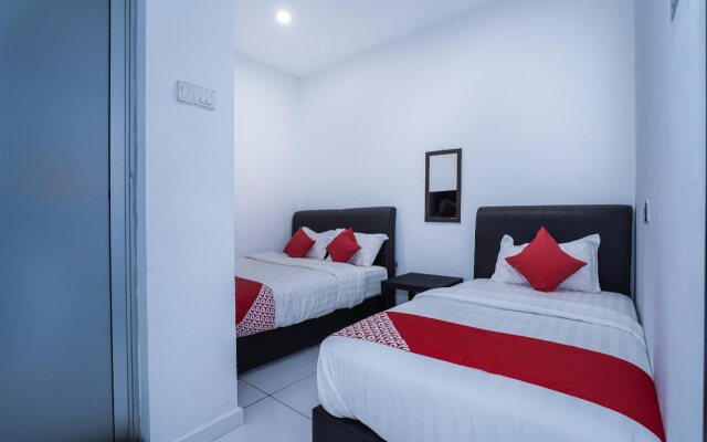 Comma Hotel