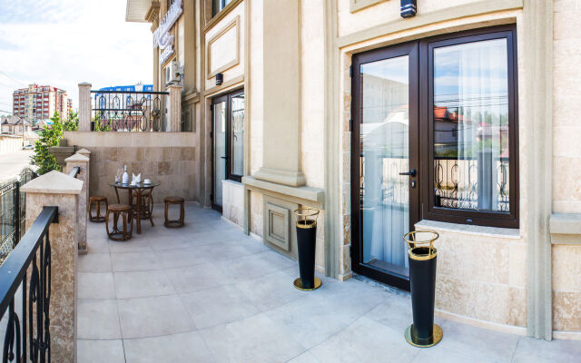 Premier Hotel
