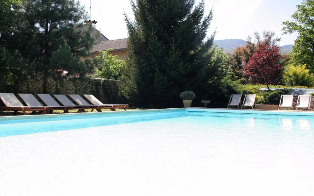 Logis Hôtel Restaurant Le Castel Fleuri