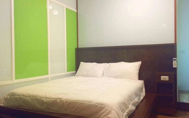 Aquarium Hostel