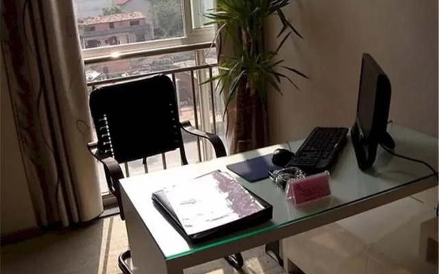 Xianning Yiju Holiday Hotel