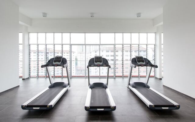 Rex Ollie The Edge Residence