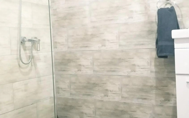 Areg's house, warm apartment in Kechi house