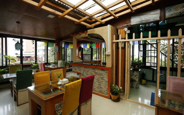 Shangri-la Boutique Hotel