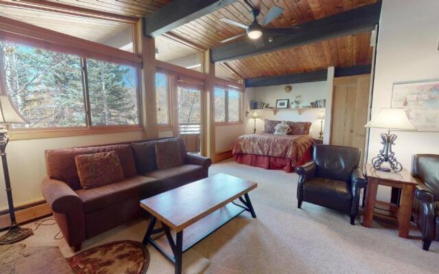 Laurelwood Condominiums Studio Premier Unit 208