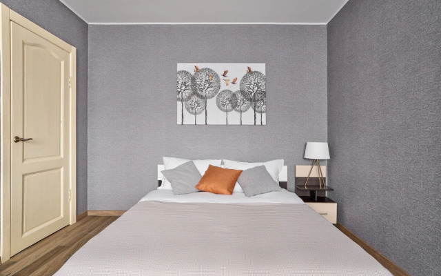 Светлый дом на Новочеркасском бульваре