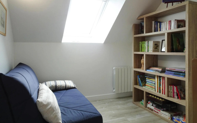 Semi-detached House, St. Meloir-des-ondes