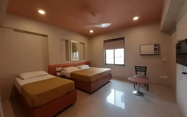 Hotel Sai Palace Express