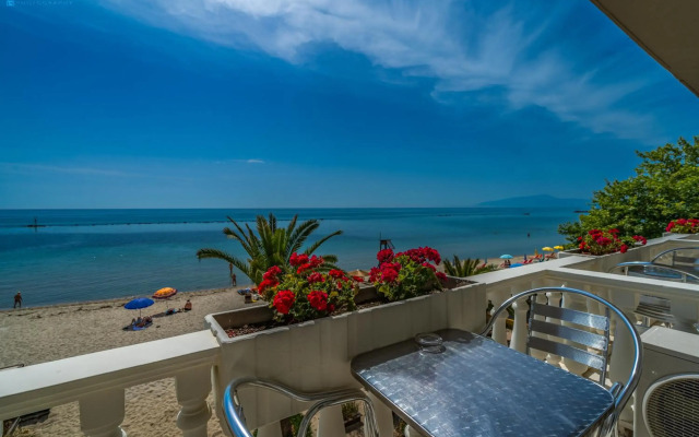 Avra Hotel