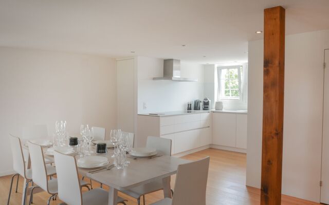 Airhome Limmatquai River View Apartment
