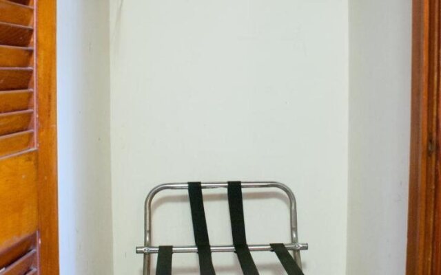 Nassau Holiday Motel