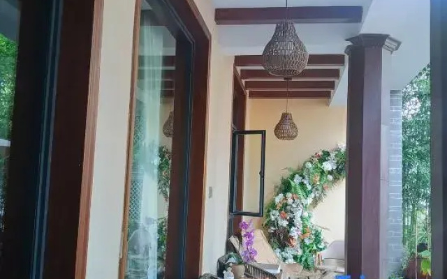 Shiwei Hostel