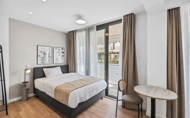 limehome Piraeus Olive