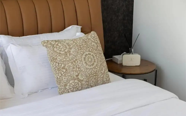 Roomszy Forte Residences Downtown Dubai