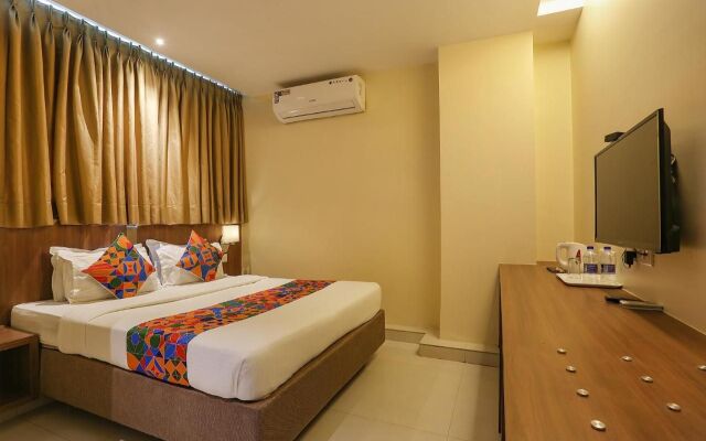 Fabhotel Royal International